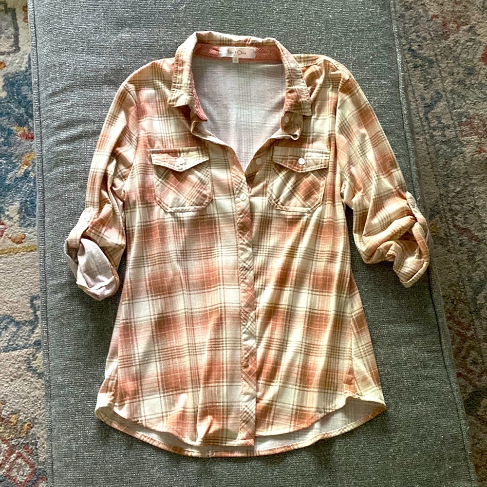 Women’s Quarter Sleeve Plaid Button Up